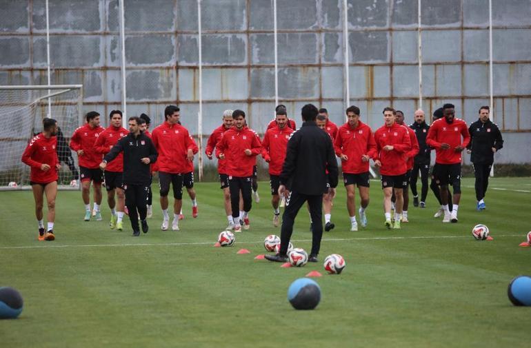 Sivassporda Mehmet Altıparmak transfer defterini açmadan kapattı