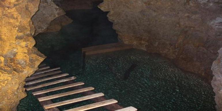 Konyaya 2 saat uzakta ama sonu hala sır Şifreyi çözen ölüyor: Köy halkı hiç giremedi