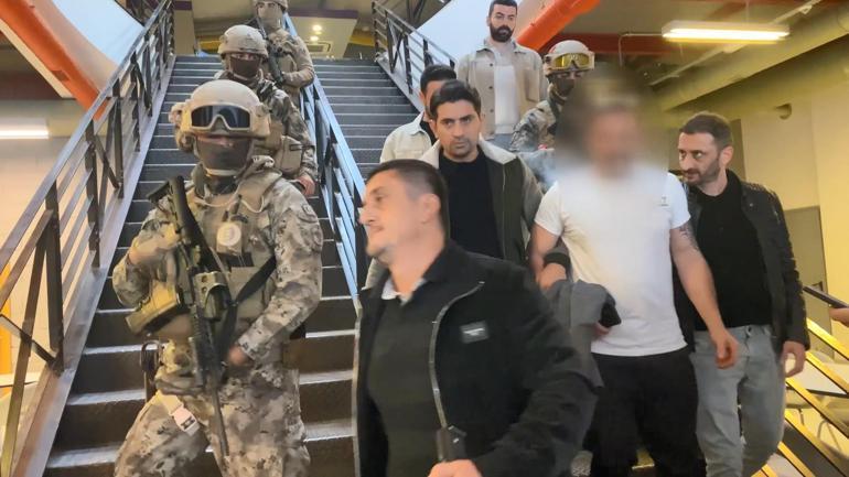 Beinsport binasında korku dolu dakikalar Silahla binaya giren şahıs özür bekledi