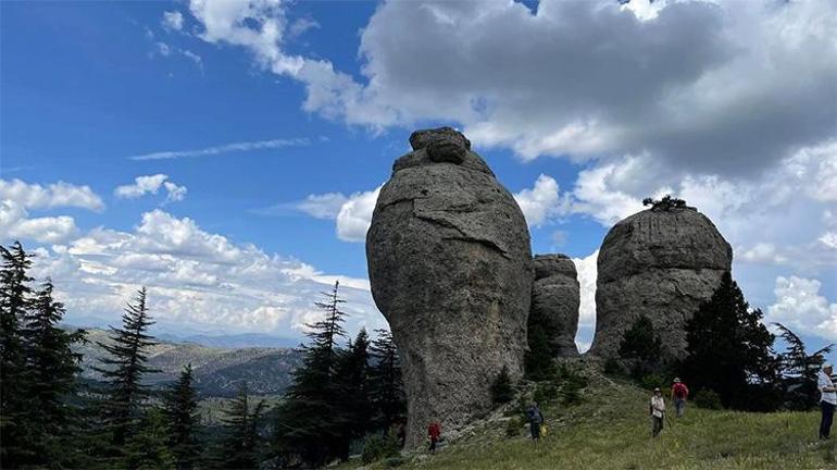 Türkiyenin yeni peri bacaları rotası Adanada gizli Kapadokya: 1900 metre rakımda saklandı, sadece çok az insan biliyor