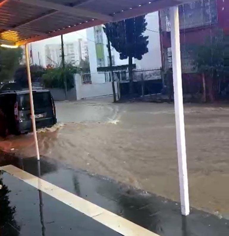 Seyhan ve Çukurova’da kısa süreli sağanak hayatı olumsuz etkiledi