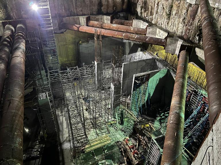 Beyoğlunda metro inşaatında iskele çöktü 1 ölü, 4 yaralı