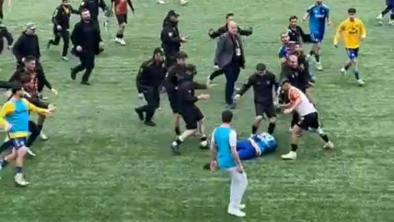 Futbol sahası ringe döndü, 24 kırmızı kart çıktı