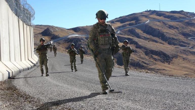 Türkiyenin güvenlik kalkanı Van sınır duvarı tamamlanıyor