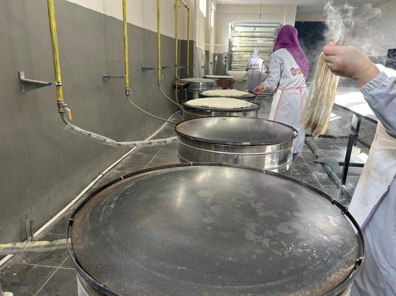 Küçük bir dükkanla başladılar Şimdi tonlarca üretiyor, çevre illere gönderiyorlar