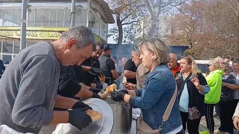 Gemlik balık festivalinde 2 bin kişiye balık ekmek dağıtıldı