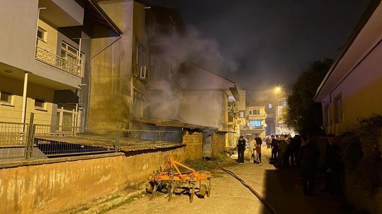 İznikte üç katlı binada çıkan yangın paniğe neden oldu