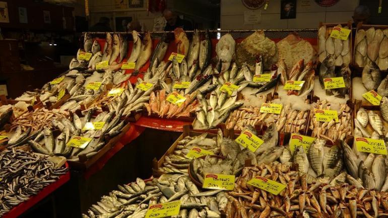 Balık tezgahlarında çeşit çok ama bolluk yok Fiyatlar yüksek, en ucuz balık 200 lira