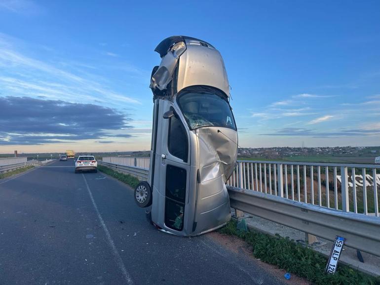 Tekirdağ-Kırklareli yolunda ilginç kaza: Bariyere çarpan araç dik durdu, 2 kişi yaralandı