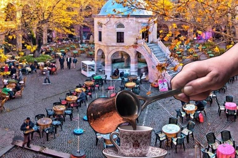 TARİHİ YERLER LİSTEDEYıkım listesinde yer alan yapılar hakkındaki fen zaptı ile encümen kararlarının 1975 ile 2025 yılları arasında değiştiği öğrenildi.Öte yandan tarihi Emirhan, Kozahan, Uzunçarşı, Kapalı Çarşı, Dış Bedesten, Pirinçhan Aralığı sokak ve Cumhuriyet caddesindeki çok sayıda dükkan da listede bulunuyor.