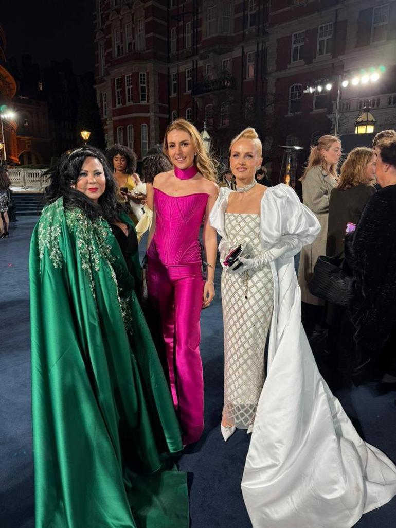 Neslisah Yılmaz, British Fashion Awards 2025’e özel davetlisi olarak katıldı