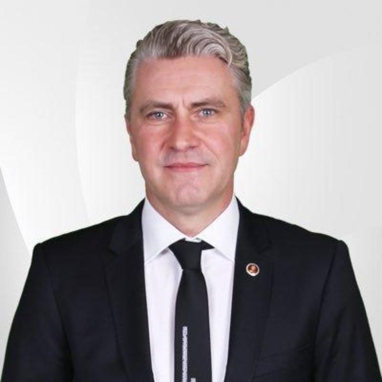 Sakaryasporda istifa depremi Sosyal medyadan duyurdu