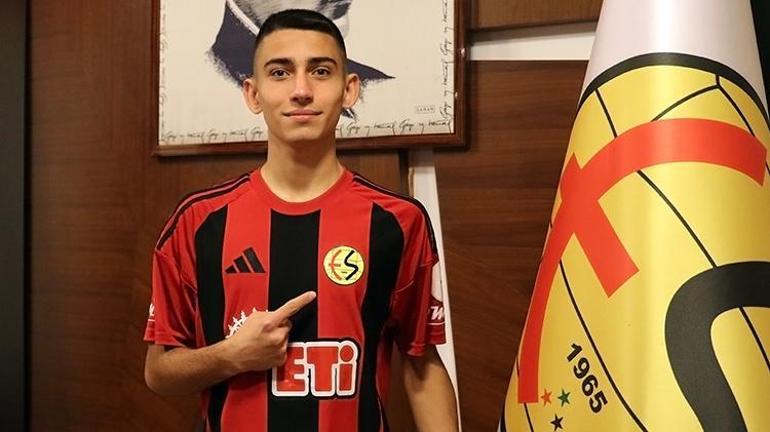 Eskişehirspora 3 genç yıldız birden Transfer imzalarını attılar