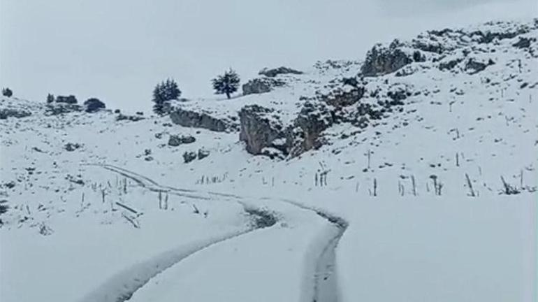 Akdenize lapa lapa kar yağdı Her yer beyaza büründü
