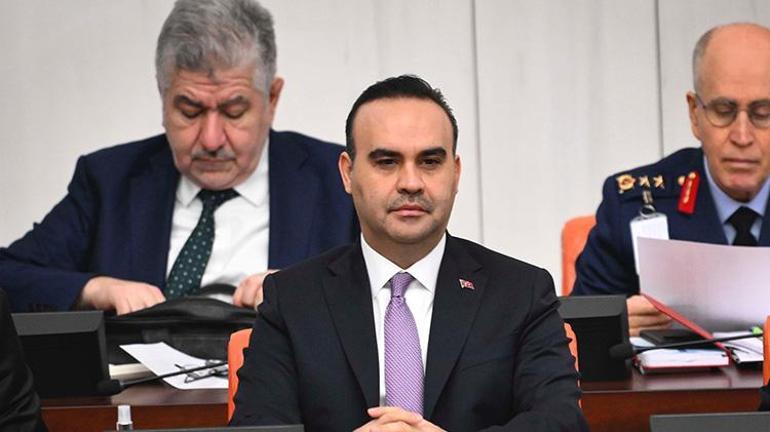 Bakan Kacır, bütçe görüşmelerine Togg T10F ile geldi, T10X’ler eşlik etti