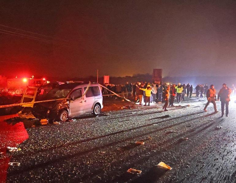 Mardin Ömerli’de 3 aracın karıştığı kazada 4 ölü, 5 yaralı