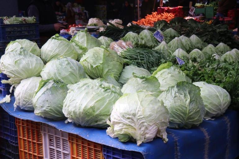 Turşusundan salatasına çorbasından sarmasına kadar her yerde kullanılıyor Tarlada 40 lira tezgahlarda 200 lira