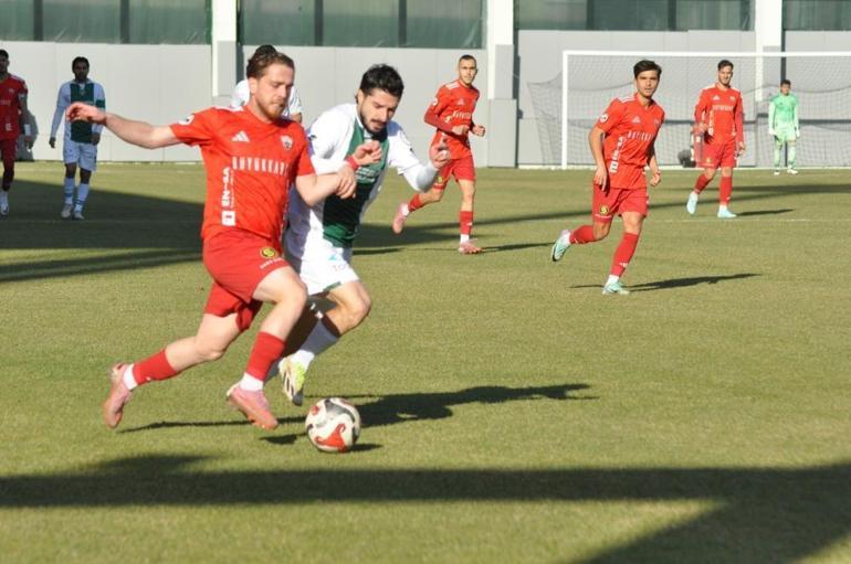 Bursasporda Ertuğrul İdris Furat, İlhan Depe ve Muhammet Demir bombası