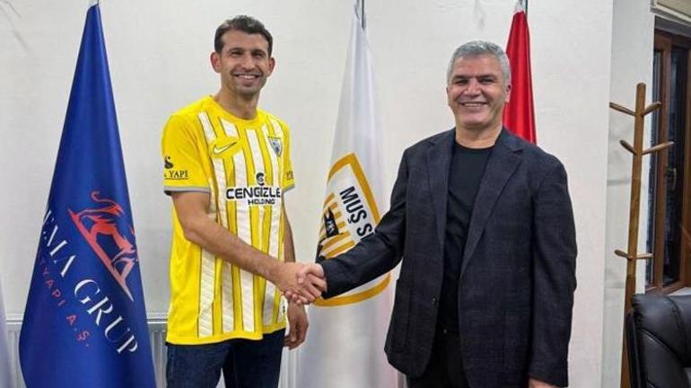 Menemen FKda bomba ayrılık Golcü isim rakip takıma transfer oldu