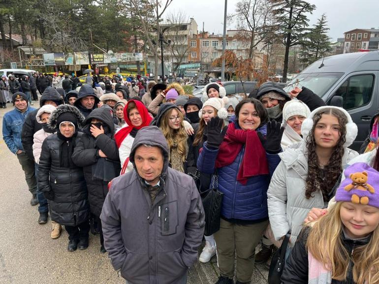 Her gün yüzlerce metrelik kuyruk oluşuyor Giden herkes 400 lira verip keyif çatıyor