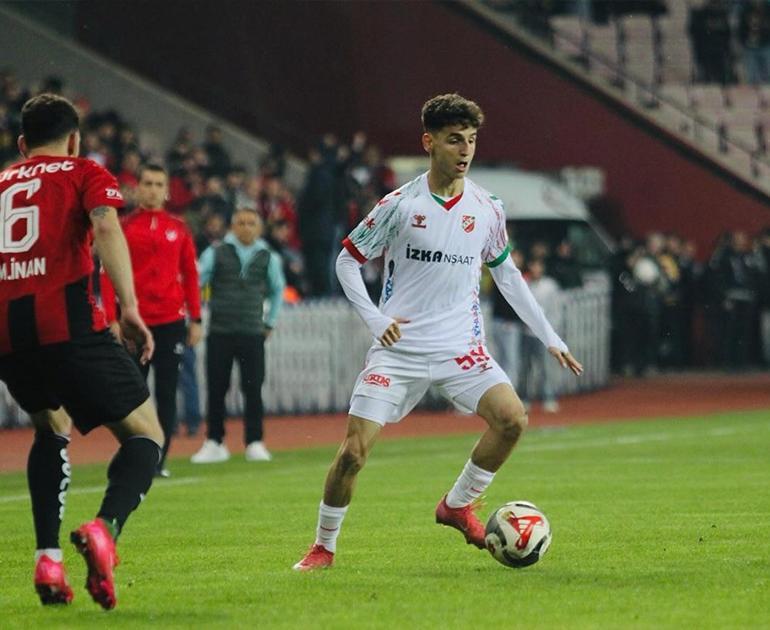 Karşıyakalı Adem Yeşilyurt Süper Lig devine transfer oluyor