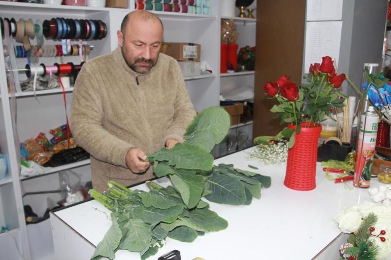 Ordulu çiçekçi Karadeniz zekasını konuşturdu Gül buketini karalahana ile süslüyor