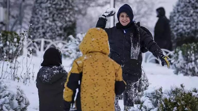 Bursada yarın (9 Ocak Cuma) okullar tatil mi Meteoroloji uyarısının ardından Bursa Valiliği sosyal medyadan duyurdu