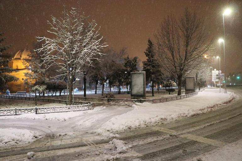 Kar bitti derken daha sert geliyor Meteorolojiden İstanbul dahil 25 il için uyarı