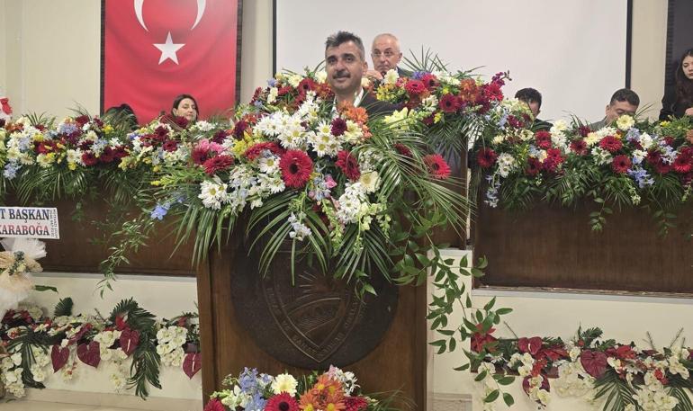 Kongre salonunu çiçek bahçesine çevirdiler Odamızı daha görünür bir noktaya taşıyacağız