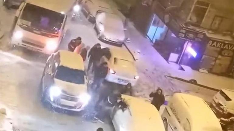 İstanbulda beyaz esaret: Trafik durdu, işe gidenler zor anlar yaşadı Valilik duyurdu, yasak geldi
