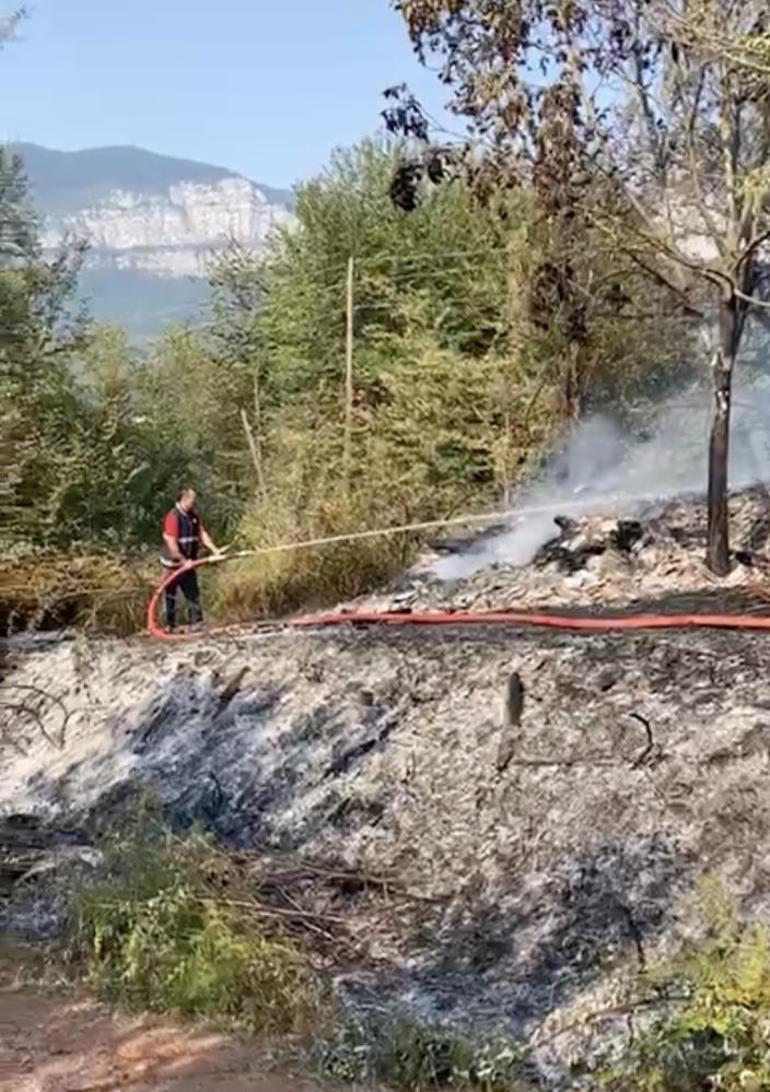 Kastamonuda kardeşini kilitlediği ahırda ateşe veren şahıs hakim karşısında İki kardeş arasında 10 yıldır miras nedeniyle anlaşmazlık var