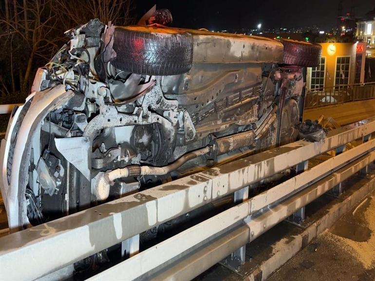 İstanbulda korkunç kaza: Araca çarpmamak için yaya yoluna düştü