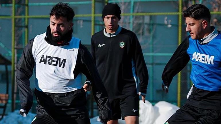 Amedsporda Sinan Kaloğlu kapıya koydu 2 ayrılık birden