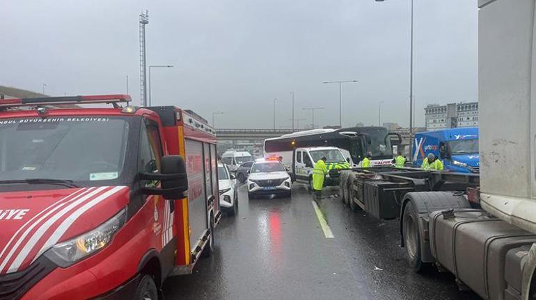 Kuzey Marmara Otoyolunda korkutan kaza TIR otomobile arkadan çarptı