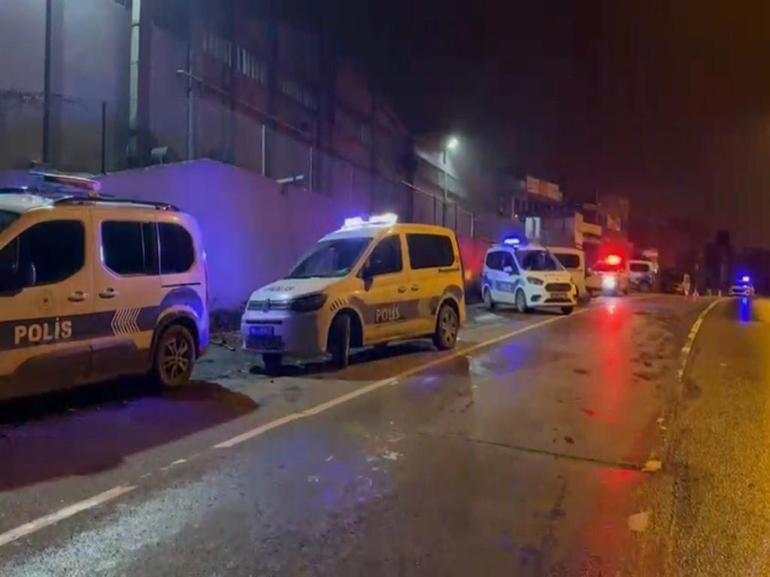 İstanbulda polis aracı kaza yaptı: 2si ağır 3 yaralı