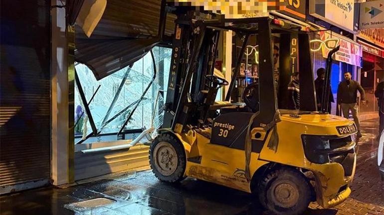 Kayseride arsız hırsız forkliftle kuyumcuya daldı Görüntüler şoke etti