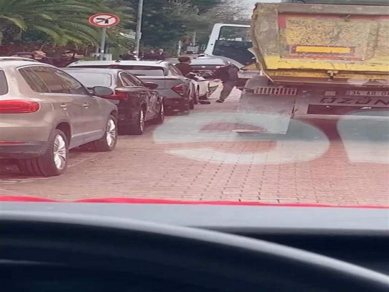 Caddede bıçaklı kavga: İstanbulda sinirler gerildi