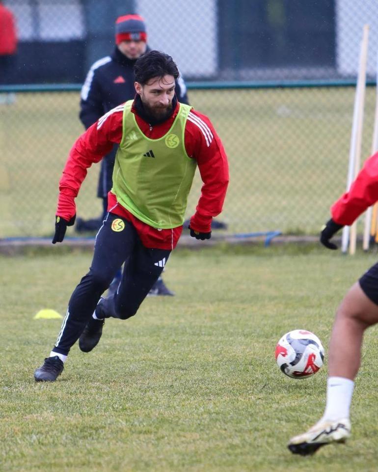 Eskişehirspor, Ayvalıkgücü Belediyespor maçı öncesi harekete geçti