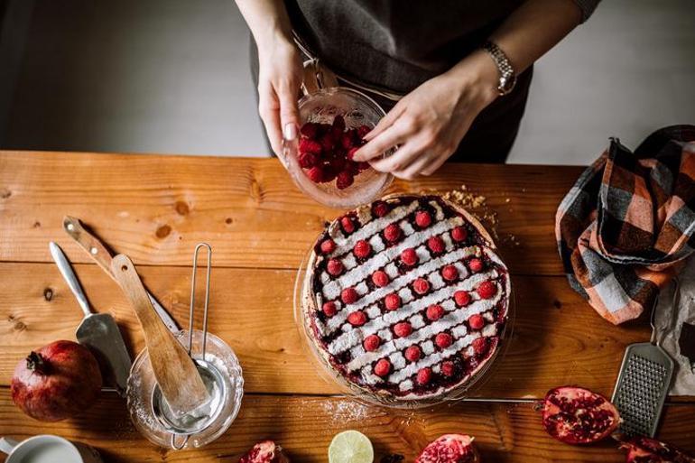 Evde Sevgililer Günü Pastası Yapımı: Kalpli, Şık ve Kolay Pasta Tarifleri, Adım Adım Anlatım