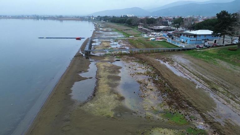 Fabrikalar tonlarca su çekiyor 200 metre çekildi, alarm seviyesine geçildi