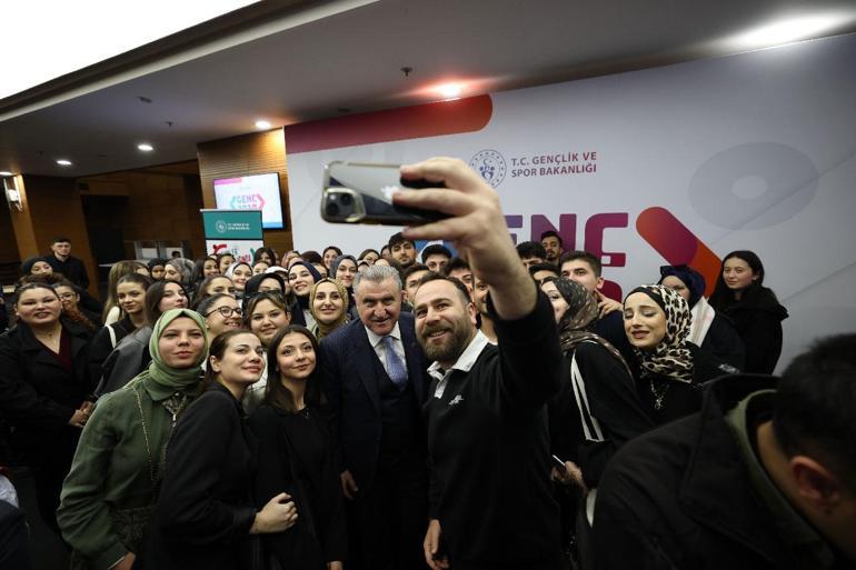 Bakan Bak: 2030a kadar 100 bin yapay zeka girişimcisi yetiştireceğiz