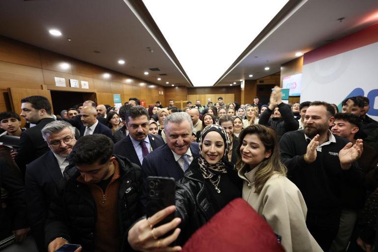 Bakan Bak: 2030a kadar 100 bin yapay zeka girişimcisi yetiştireceğiz