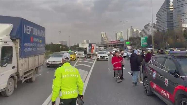 İstanbulda korkunç kaza Araçtan inince feci şekilde can verdi