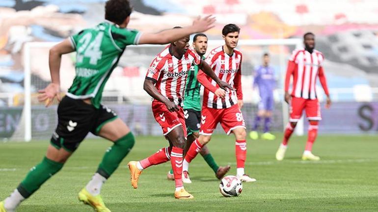 Sivasspor, Sakaryasporu 4 golle devirdi