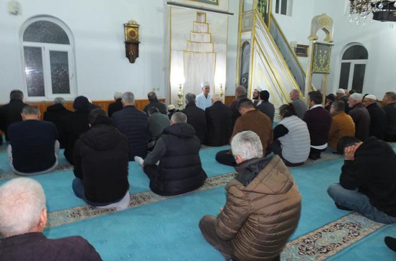 Ramazanın endişesi gerçek oldu Ezan erken okundu, vatandaşlar orucunu açtı