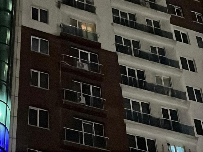 Esenyurtta silah sesleri: Bina koridorunda yankılandı