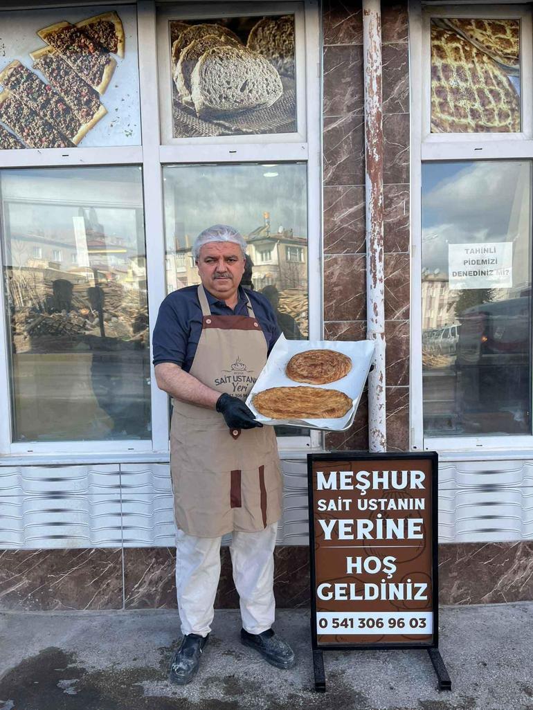 Niğde’de Ramazan mesaisi başladı: Günde 15 saat çalışıyorlar, kuyruklar metreleri buluyor