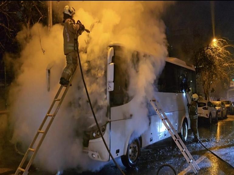 Kadıköy alev aldı: İstanbulda yangın paniğe neden oldu