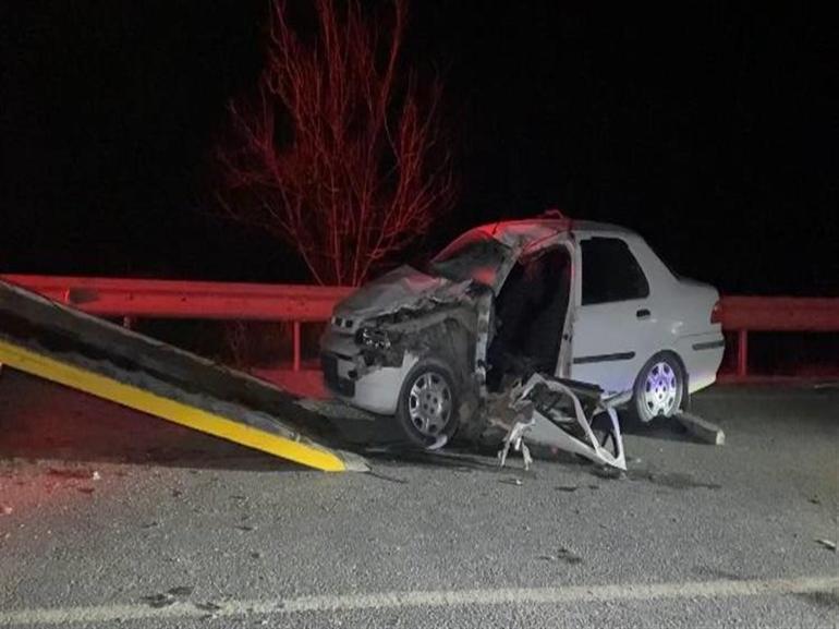 İstanbulda kanlı akşam: Kamyonet ile otomobil çarpıştı, 1 ölü 2 yaralı