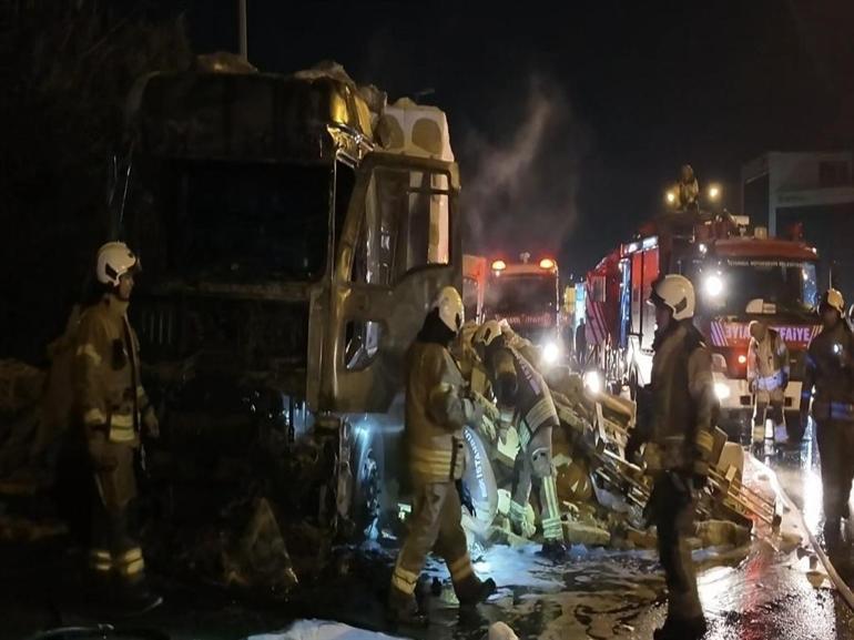 İstanbulda bir anda alev aldı: Tuzlada alev dolu gece